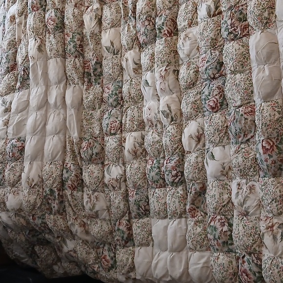 Puff Quilt Homemade - Picture 5 of 15